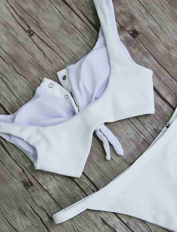 ReyonGO Beyaz Çıtçıtlı Bikini Üstü Beyaz